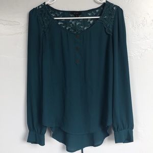 Chiffon blouse with floral and button details